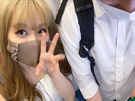 金髪ギャルなのに童貞に超優しい!可愛い容姿から想像もつかない剛毛マ●コに見た目と裏腹の性格で水着にエロコスで射精のお手伝いｗ 花音うらら　サンプル画像02